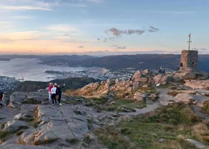 Luxury & Modern By The Ocean